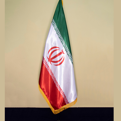 پرچم تشریفات ایران ساتن امریکایی با پایه پنجه شیری ممتاز طلایی