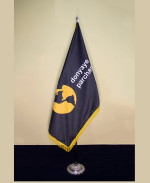 پرچم تشریفات مخمل ریشه دار چاپ اختصاصی با پایه افتابگردون کروم